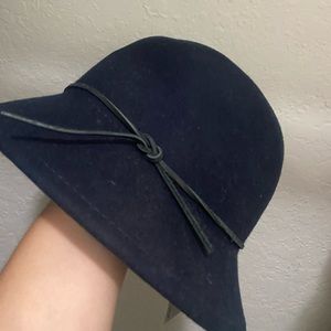 Bonnet style hat